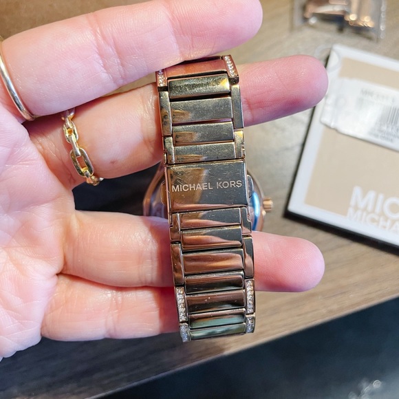 Michael Kors Watch - Picture 4 of 5